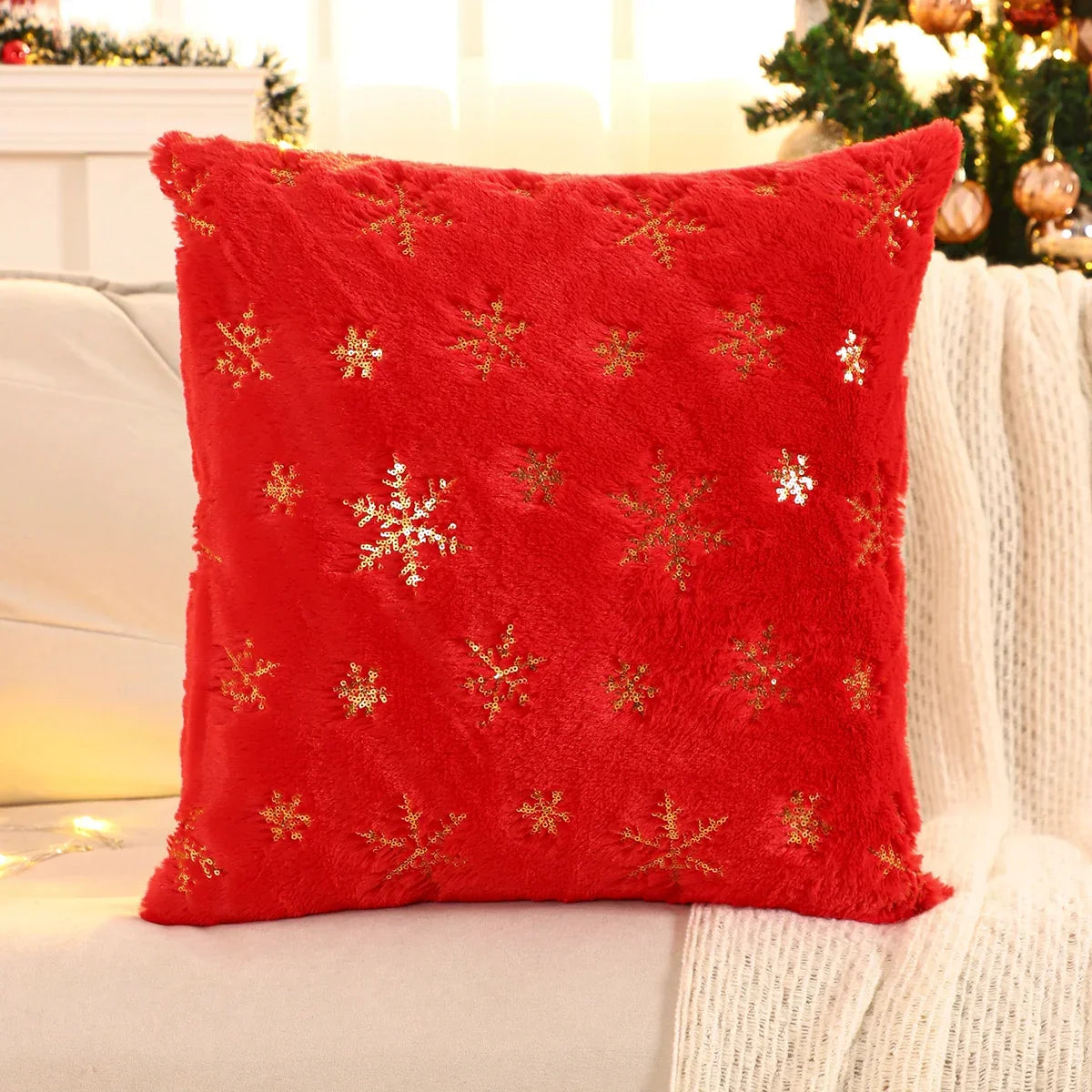 Capa de Almofada Natalina Plush com Paetê Dourado Bordado Lenogue Vermelho / 30 x 50 Cm
