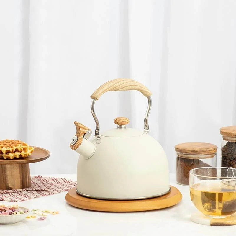 Chaleira Inox com Alça de Madeira e Apito para Fogão 2,5l Lenogue