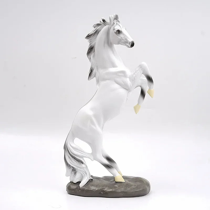 Escultura Cavalo em Resina Estilo Europeu com Pintura Manual Lenogue Branco