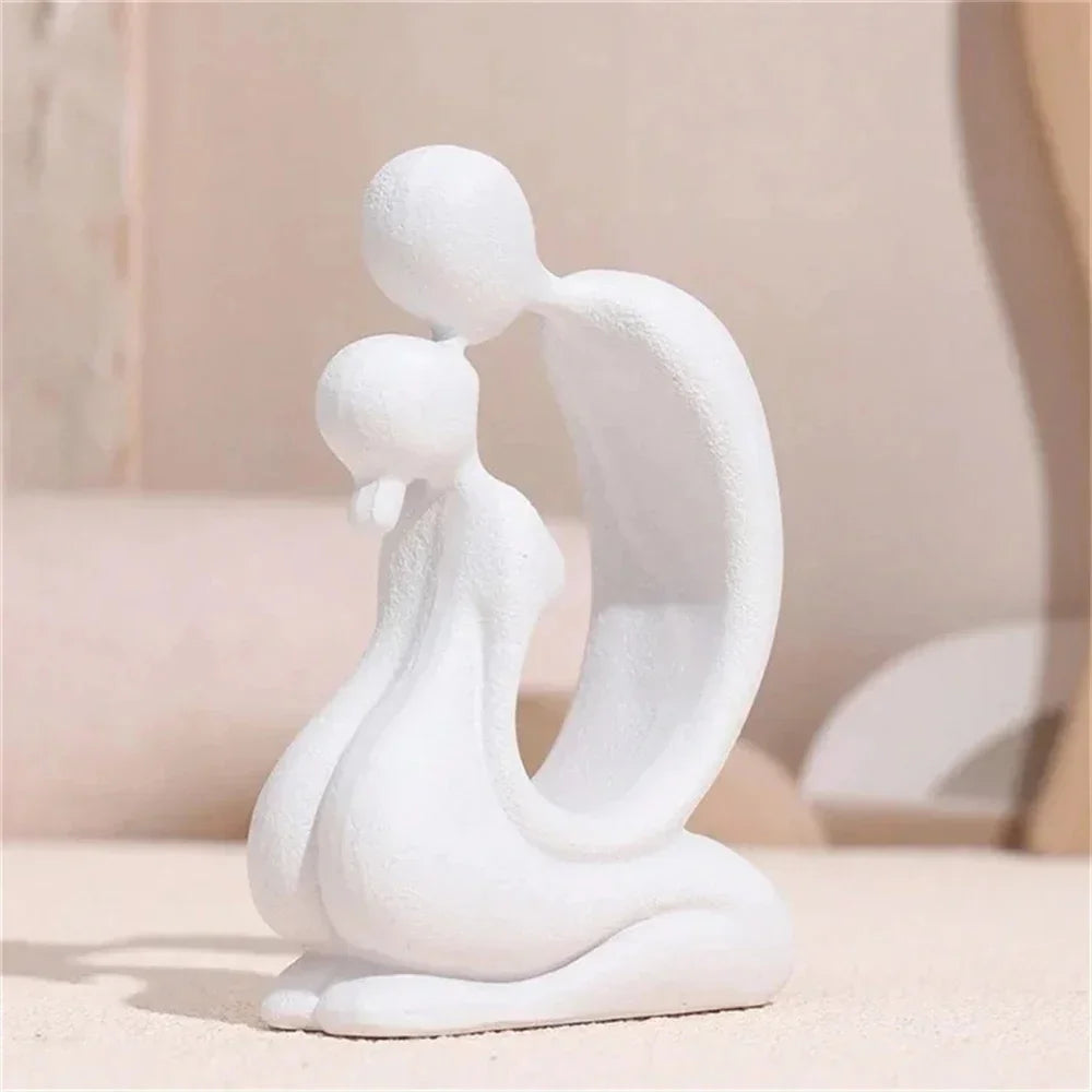 Escultura Moderna de Casal se Beijando em Resina Lenogue