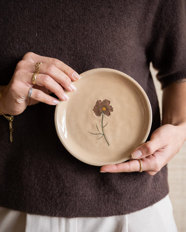 Cake Plate Flower Brown - Things I Like Things I Love