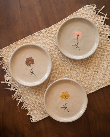 Cake Plate Flower Yellow - Things I Like Things I Love