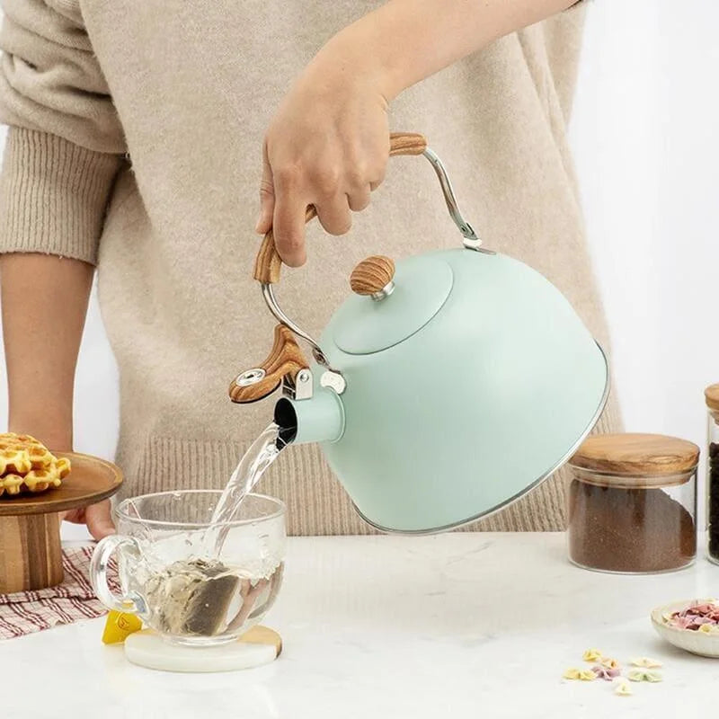 Chaleira Inox com Alça de Madeira e Apito para Fogão 2,5l Lenogue