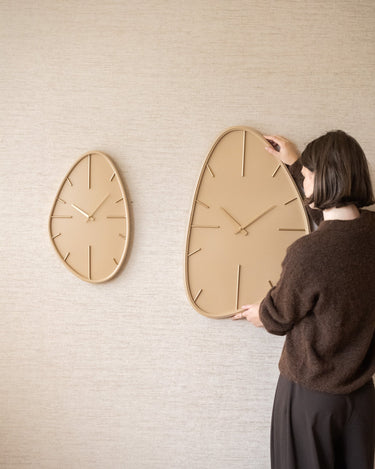 Grote Wandklok Organisch Beige - Things I Like Things I Love