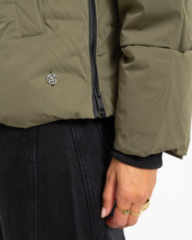 MSCH Pavinaria Short Jacket Donkergroen - Things I Like Things I Love