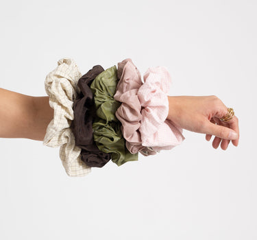 Scrunchie Shimmer Light Pink - Things I Like Things I Love