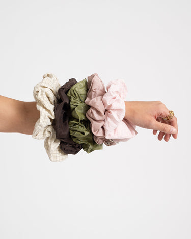 Scrunchie Shimmer Light Pink - Things I Like Things I Love