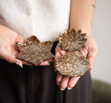 SET OF 3 - Small Plate Flower - Things I Like Things I Love