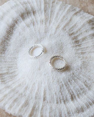 Set van 2 Hilly Hoop Earrings Silver - Things I Like Things I Love