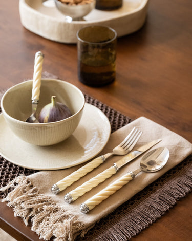 SET VAN 24 - Bestekset Sala Swirl Crème - Things I Like Things I Love