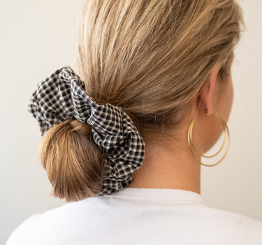 TILTIL Holly Checkered Scrunchie Zwart - Things I Like Things I Love