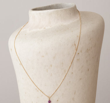 TILTIL Love Gemstone Necklace Goud Ruby - Things I Like Things I Love