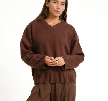 TILTIL Percy V-Neck Pullover Bruin - Things I Like Things I Love