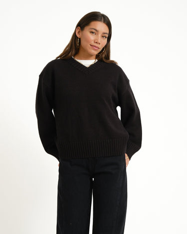 TILTIL Percy V-Neck Pullover Zwart - Things I Like Things I Love