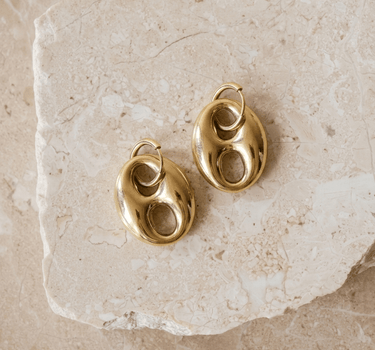 TILTIL Set van 2 Coffee Bean Dangle Earrings Goud - Things I Like Things I Love