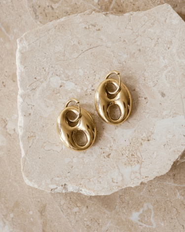 TILTIL Set van 2 Coffee Bean Dangle Earrings Goud - Things I Like Things I Love