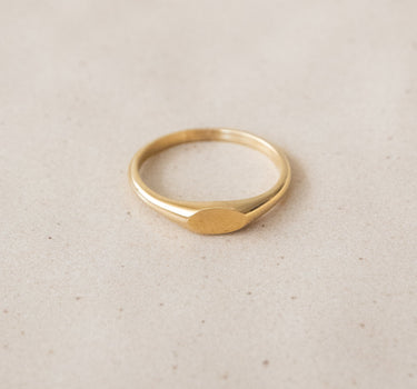 TILTIL Small Signet Ring Goud - Things I Like Things I Love